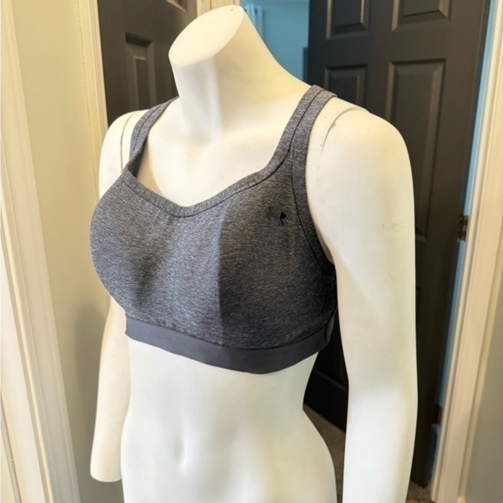 Under Armour Sports Bra SZ 38C EUC GREY